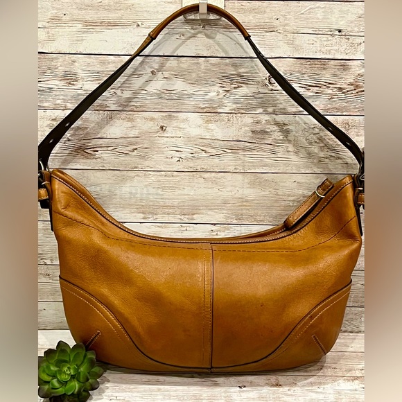 Coach Handbags - SOLD!! ⭐️Vintage Coach Shoulder Soho Bag #9464
